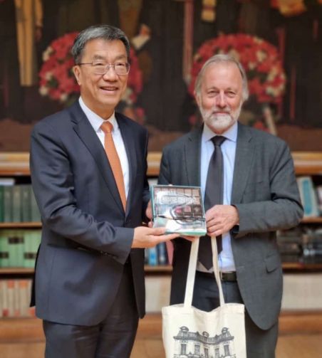 Photo des directeurs des instituts