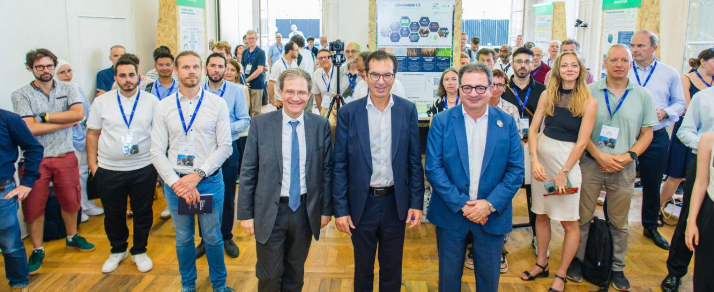 Photo de l'évènement avec les président de l'université