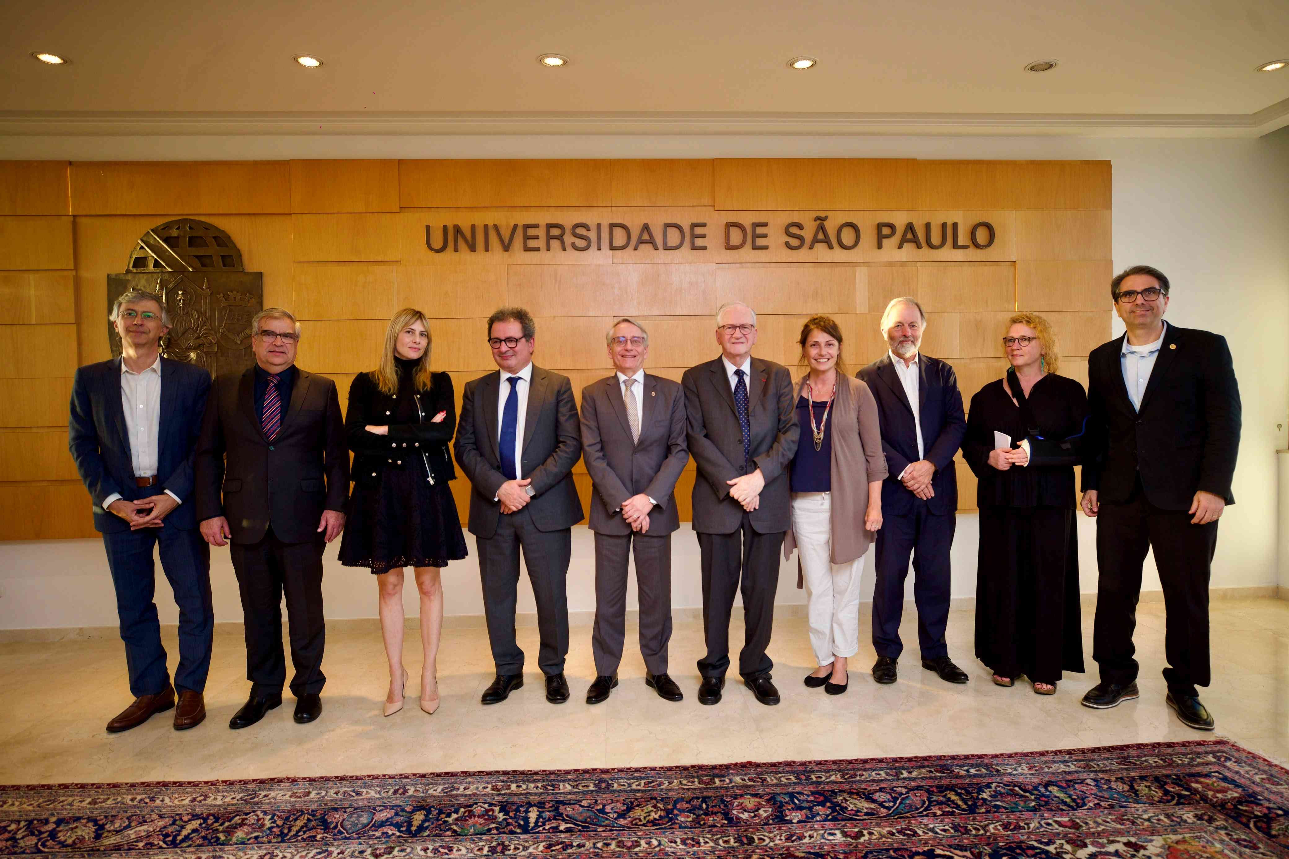 Photo du group à l'inauguration de l'Institut universitaire PSL USP