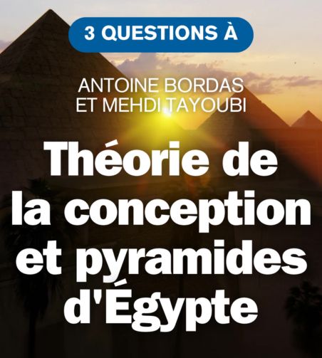 Photo des pyramides avec des rayons du soleil les traversant