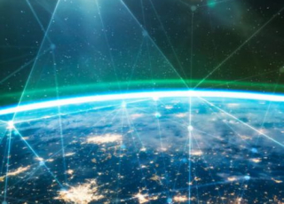 Visuel décoratif qui démontre la planette Terre entourer par des liens internet 