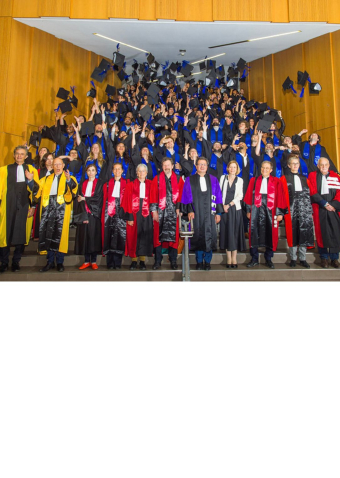 Photo du jeté de chapeaux de la cérémonie des docteurs PSL 2024